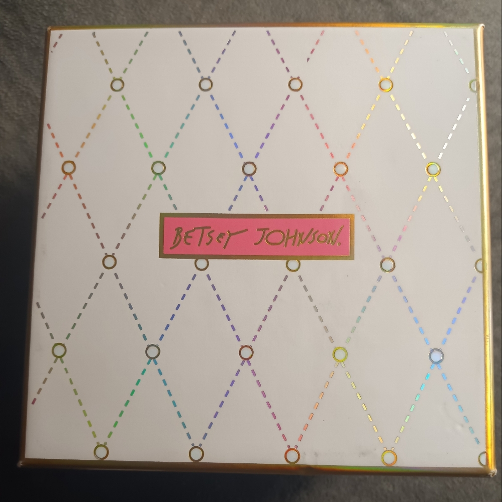 Betsey Johnson earrings - Picture 6 of 6